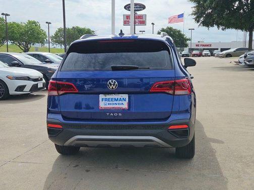 Dusk Blue Metallic 2024 Volkswagen Taos 1.5T S