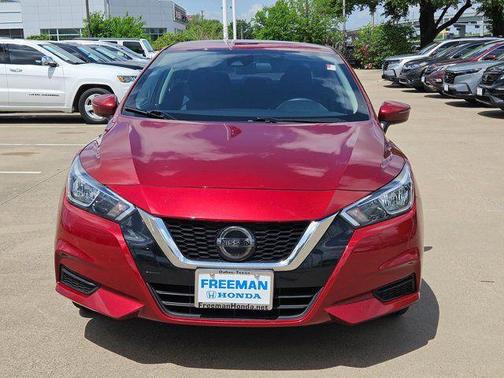 Scarlet Ember Pearl Metallic 2020 Nissan Versa 1.6 SV