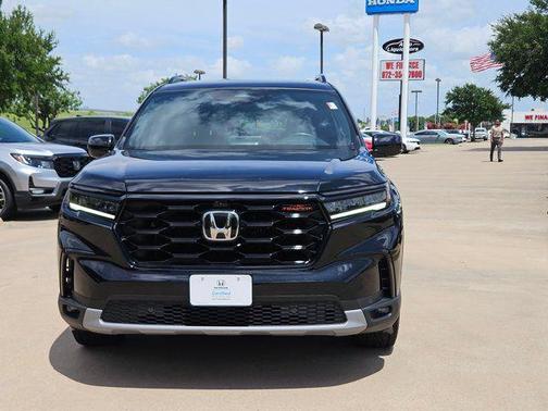 Crystal Black Pearl 2025 Honda Pilot TrailSport
