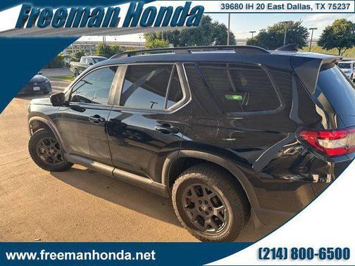 Crystal Black Pearl 2025 Honda Pilot TrailSport