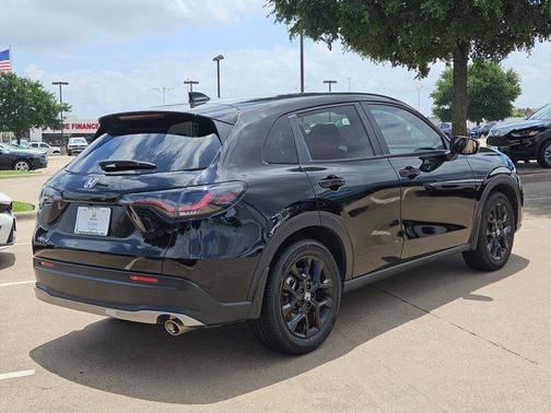 Crystal Black Pearl 2025 Honda HR-V 2WD Sport