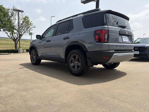 Crystal Black Pearl 2026 Honda HR-V LX