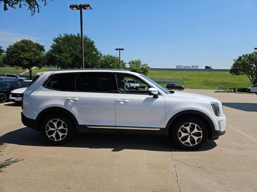 Glacial White Pearl 2022 Kia Telluride EX