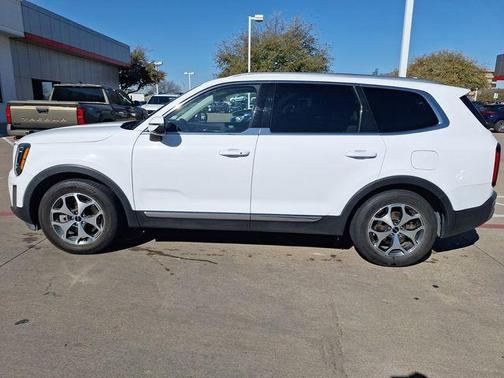 Glacial White Pearl 2022 Kia Telluride EX