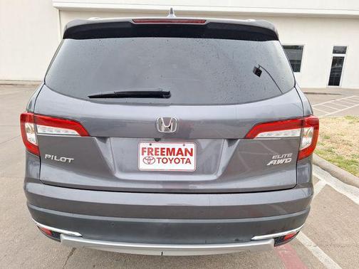 Gray 2022 Honda Pilot AWD Elite