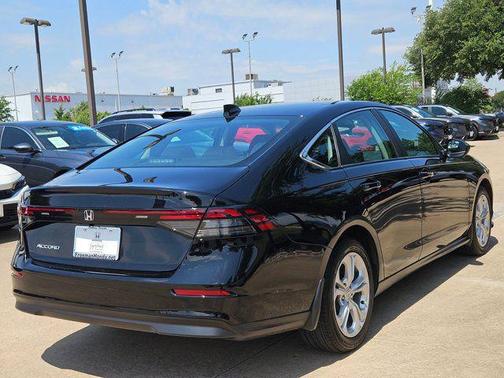 Crystal Black Pearl 2025 Honda Accord LX 1.5T