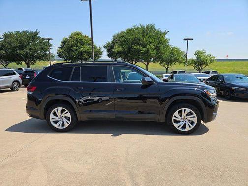 Deep Black Pearl 2021 Volkswagen Atlas 2.0T SE w/Technology