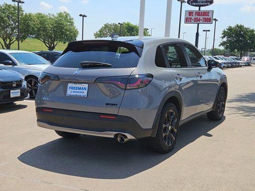 Urban Gray Pearl 2024 Honda HR-V 2WD Sport