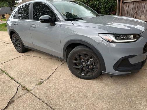Urban Gray Pearl 2024 Honda HR-V 2WD Sport