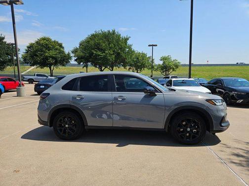 Urban Gray Pearl 2024 Honda HR-V 2WD Sport