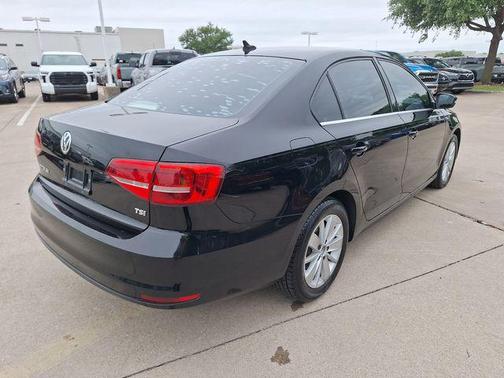 Black 2015 Volkswagen Jetta Auto SE w/Connectivity