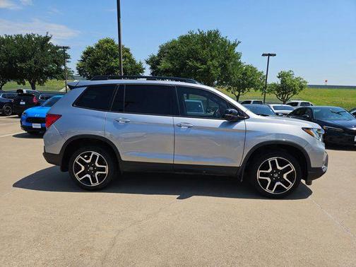 Lunar Silver Metallic 2023 Honda Passport AWD Elite