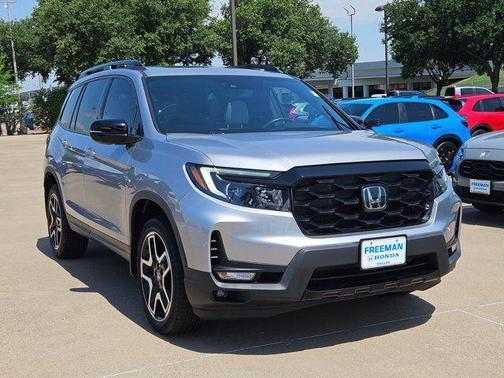 Lunar Silver Metallic 2023 Honda Passport AWD Elite