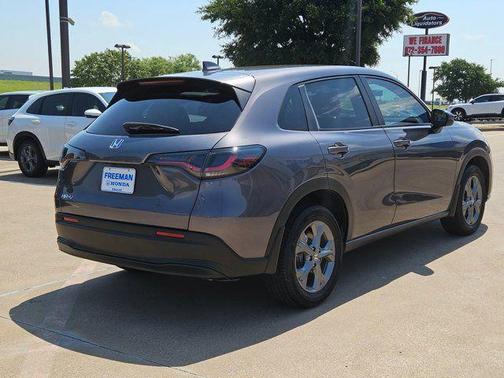 Crystal Black Pearl 2025 Honda HR-V LX