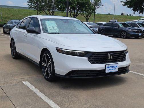 Platinum White Pearl 2026 Honda Accord SE