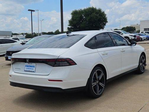 Platinum White Pearl 2026 Honda Accord SE