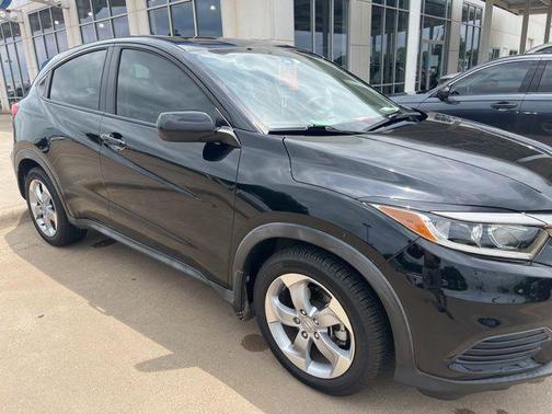 Crystal Black Pearl 2020 Honda HR-V LX