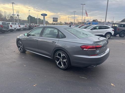 2020 Volkswagen Passat 2.0T R-Line