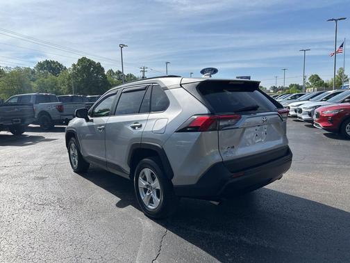 Silver Sky Metallic 2019 Toyota RAV4 XLE