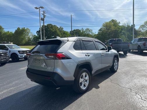 Silver Sky Metallic 2019 Toyota RAV4 XLE