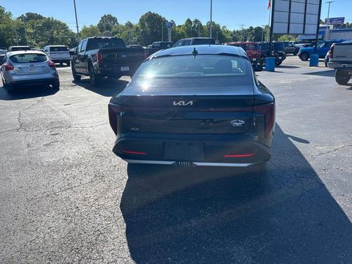 Aurora Black Pearl 2025 Kia K4 LXS