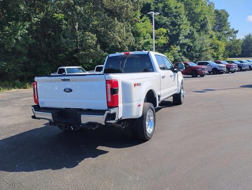 2023 Ford F-450 Lariat