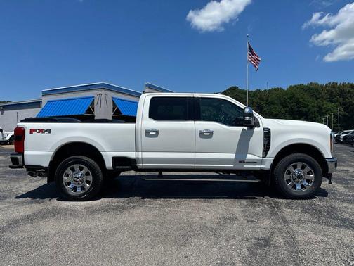Star White Metallic Tri-Coat 2023 Ford F-250 Lariat
