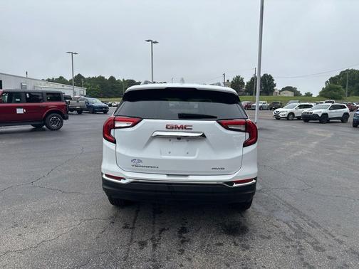 Summit White 2024 GMC Terrain SLT