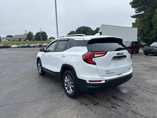 Summit White 2024 GMC Terrain SLT