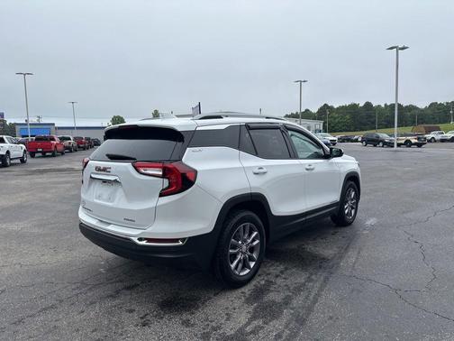 Summit White 2024 GMC Terrain SLT