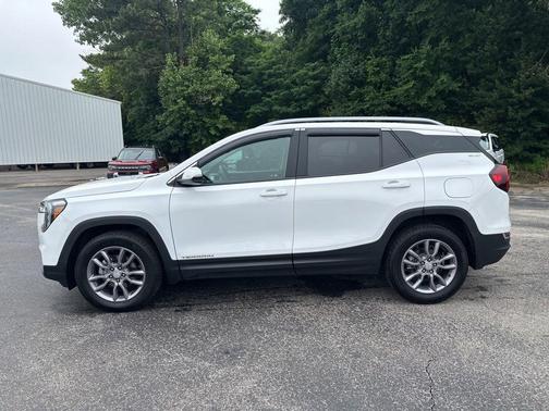 Summit White 2024 GMC Terrain SLT