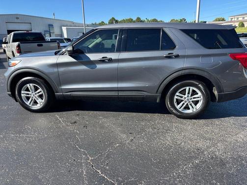 Gray Metallic 2022 Ford Explorer Base