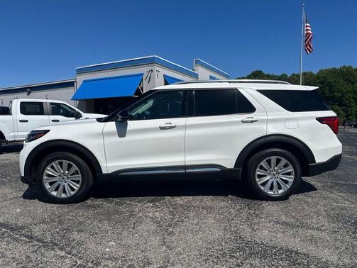 White Metallic 2025 Ford Explorer Platinum
