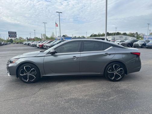 2023 Nissan Altima SR FWD