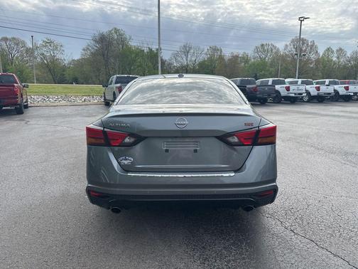 2023 Nissan Altima SR FWD