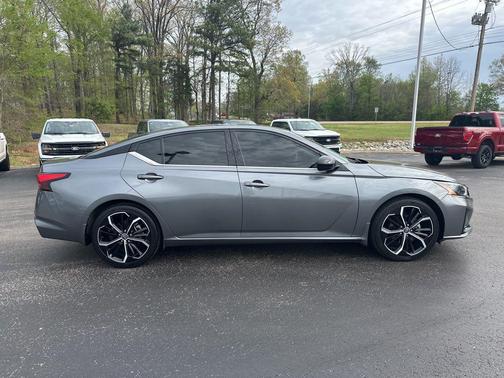 2023 Nissan Altima SR FWD