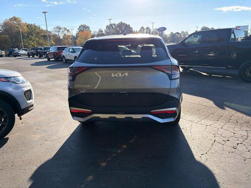 Steel Gray 2024 Kia Sportage EX