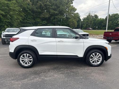 Summit White 2023 Chevrolet Trailblazer LS