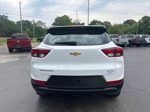 Summit White 2023 Chevrolet Trailblazer LS