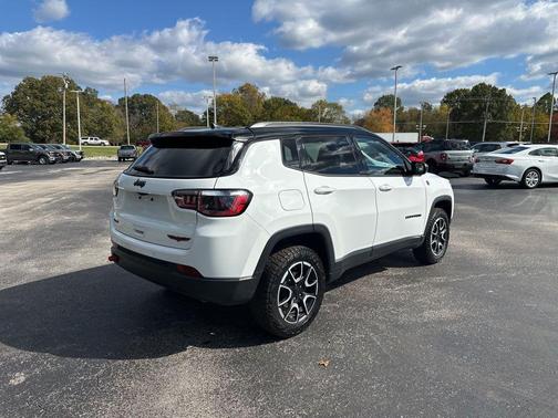 2024 Jeep Compass Trailhawk