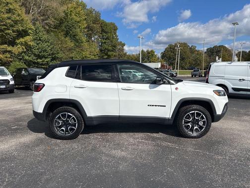 2024 Jeep Compass Trailhawk