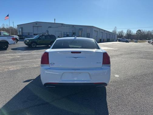2015 Chrysler 300 Limited