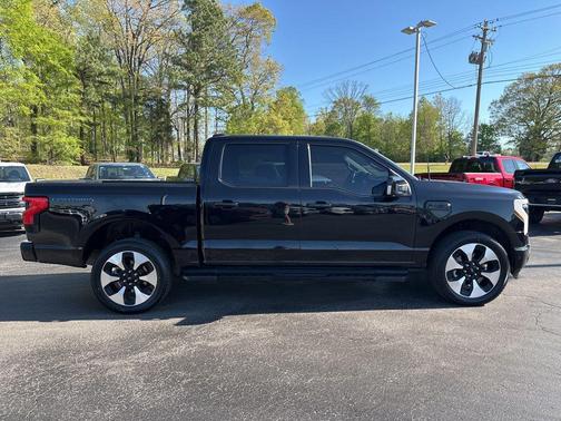 Agate Black Metallic 2022 Ford F-150 Lightning Platinum