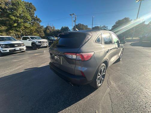 Carbonized Gray Metallic 2022 Ford Escape SE