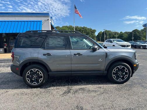 Carbonized Gray Metallic 2026 Ford Bronco Sport Outer Banks