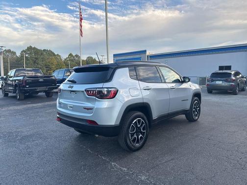 2024 Jeep Compass Trailhawk