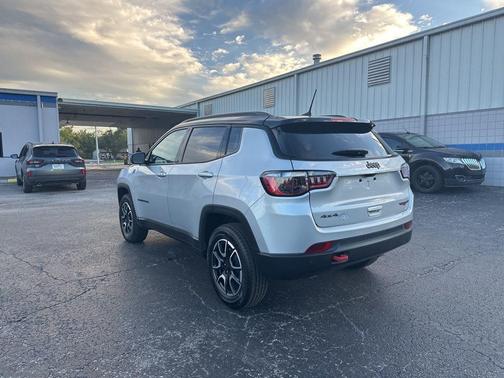 2024 Jeep Compass Trailhawk