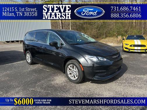 2023 Chrysler Voyager LX