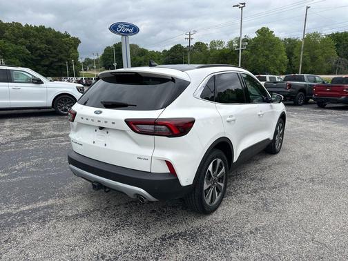Star White Metallic Tri-Coat 2024 Ford Escape Platinum