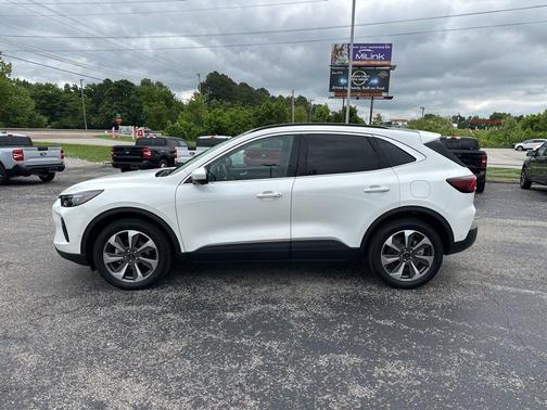 Star White Metallic Tri-Coat 2024 Ford Escape Platinum
